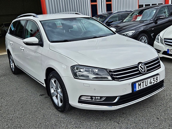 Volkswagen Passat 4 of 14