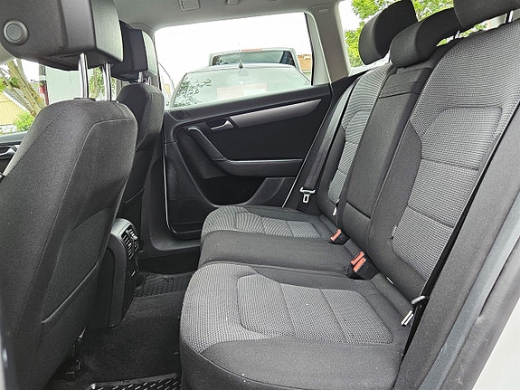 Volkswagen Passat 14 of 14