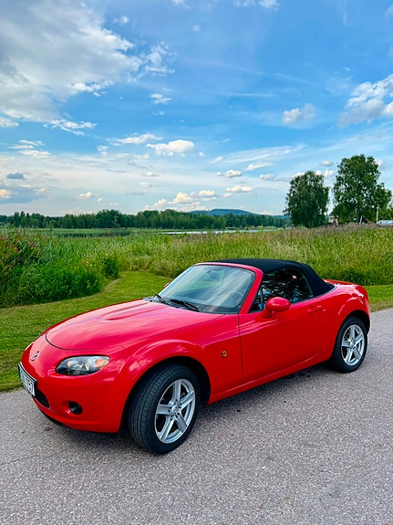 Mazda MX-5 5 of 8
