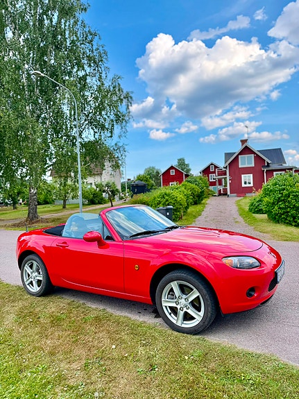 Mazda MX-5 3 of 8