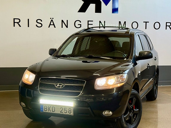 Hyundai Santa Fe 2 of 17