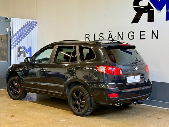 Hyundai Santa Fe 3 of 17