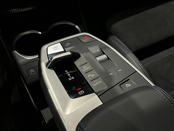 BMW iX2 10 of 15