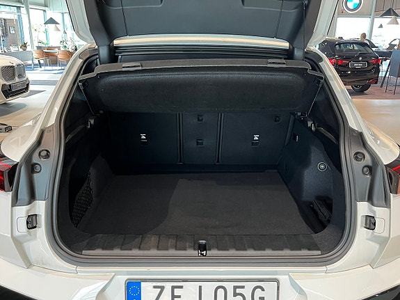 BMW iX2 14 of 15