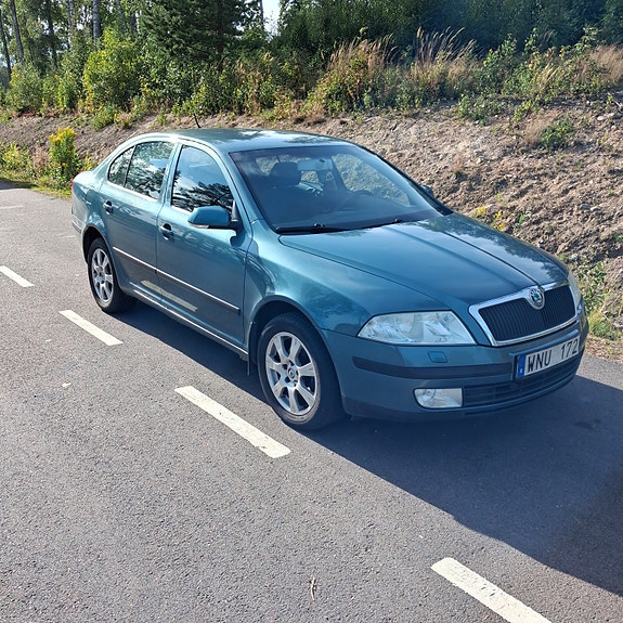 Skoda Octavia 2 of 9