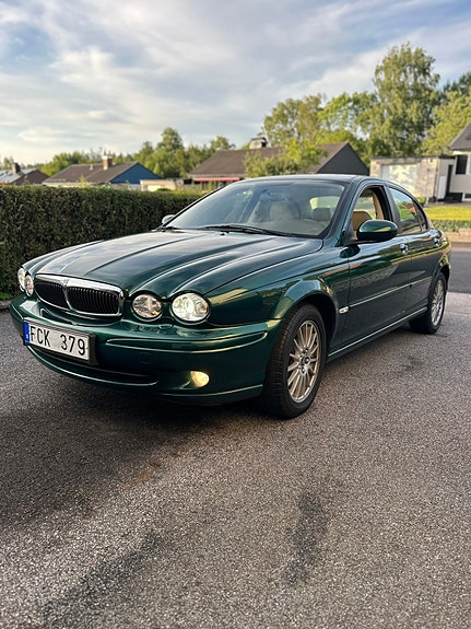 Jaguar X-TYPE 2 of 9