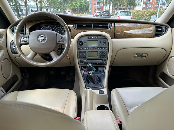 Jaguar X-TYPE 6 of 9