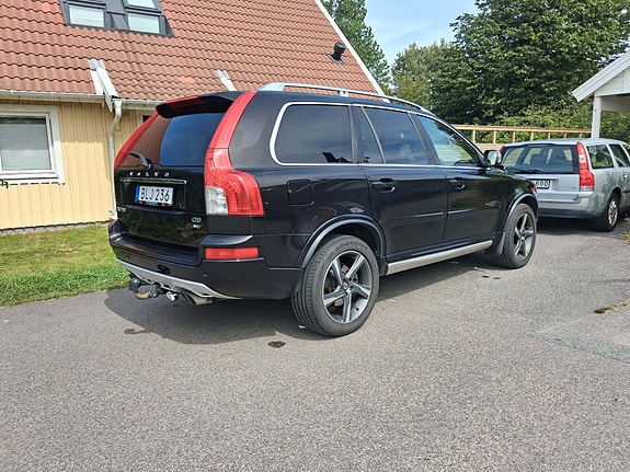 Volvo XC90 10 of 16