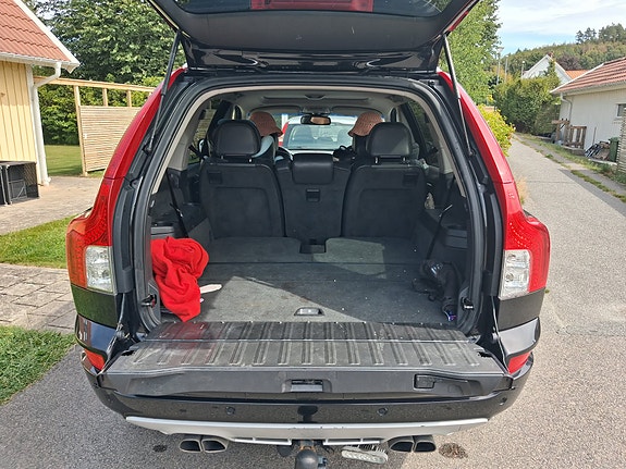 Volvo XC90 11 of 16