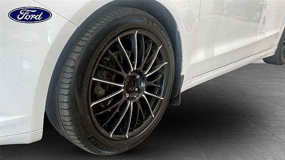 Ford Mondeo 9 of 9