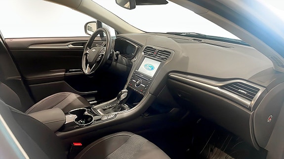 Ford Mondeo 3 of 9