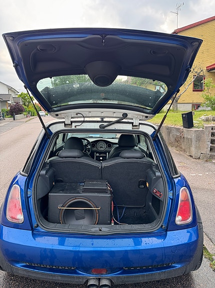 MINI Cooper S 4 of 8