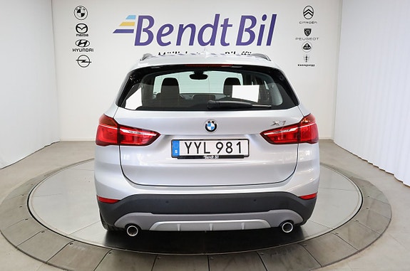 BMW X1 8 of 23