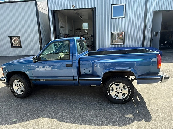 Chevrolet K1500 2 of 8