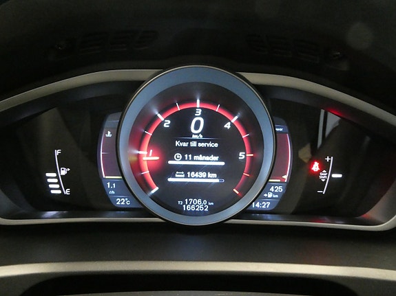 Volvo V40 17 of 22