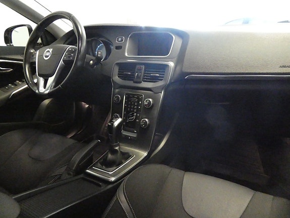 Volvo V40 13 of 22
