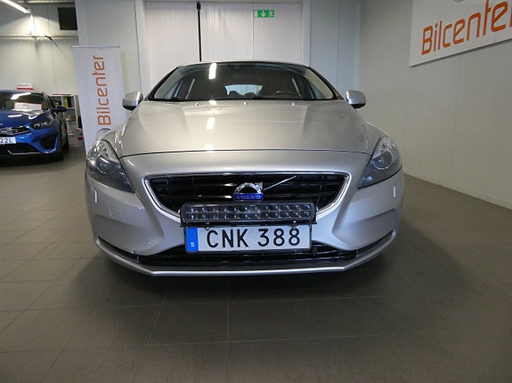 Volvo V40 10 of 22