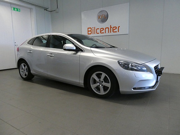 Volvo V40 4 of 22