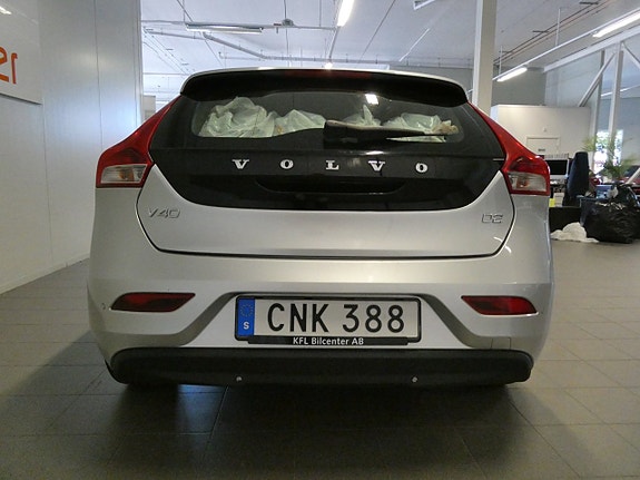Volvo V40 7 of 22