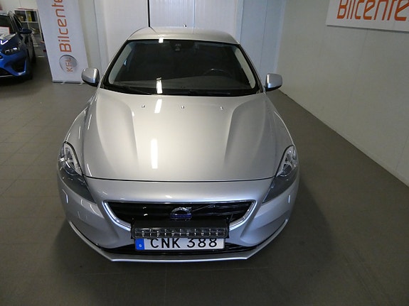 Volvo V40 11 of 22
