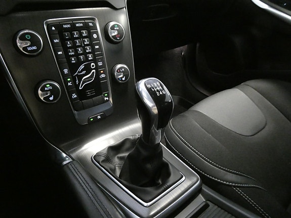 Volvo V40 18 of 22