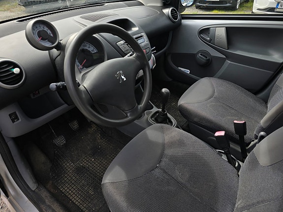 Peugeot 107 5 of 12