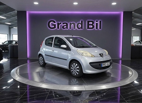 Peugeot 107 2 of 12