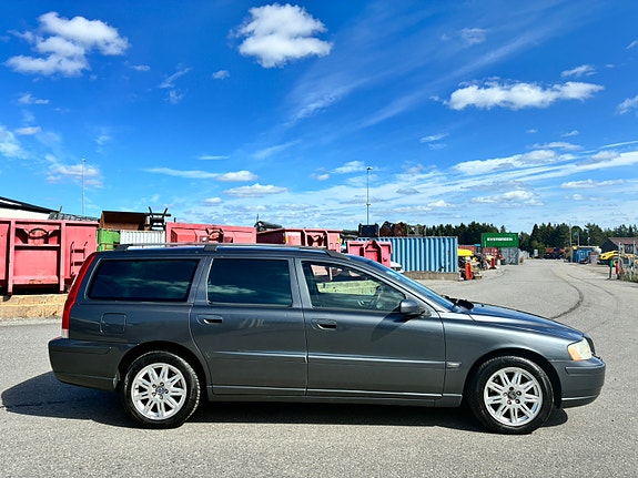 Volvo V70 4 of 13
