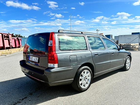 Volvo V70 7 of 13