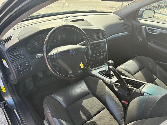 Volvo V70 10 of 13
