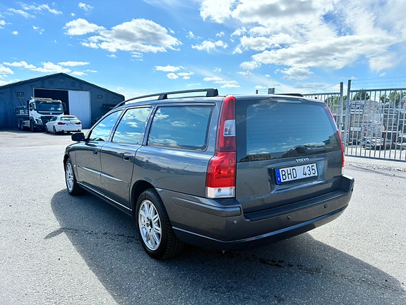 Volvo V70 5 of 13