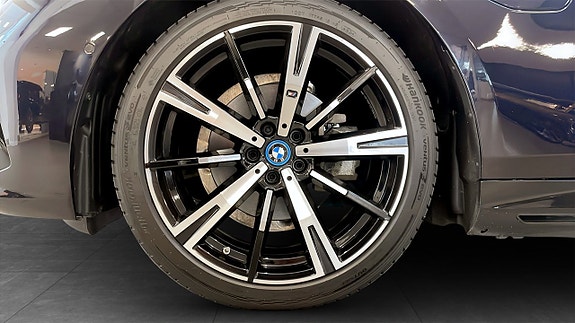 BMW 530e 9 of 11