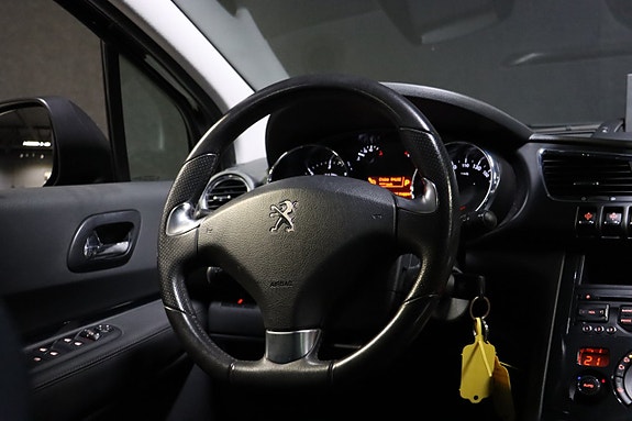 Peugeot 3008 16 of 23