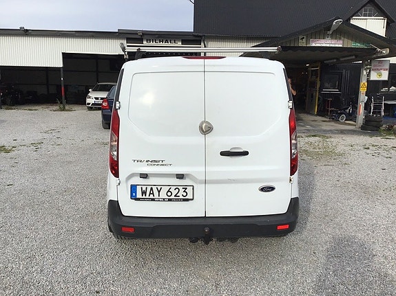 Ford Transit Connect 19 of 28