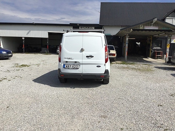 Ford Transit Connect 28 of 28