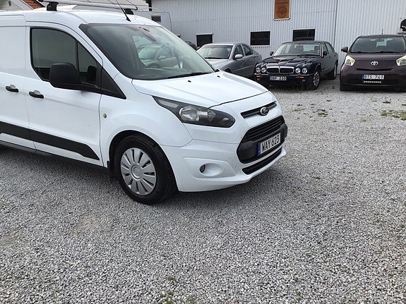 Ford Transit Connect 12 of 28