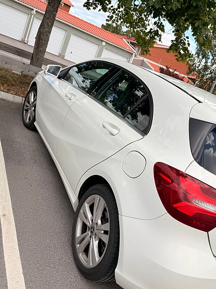 Mercedes-Benz A180 3 of 8
