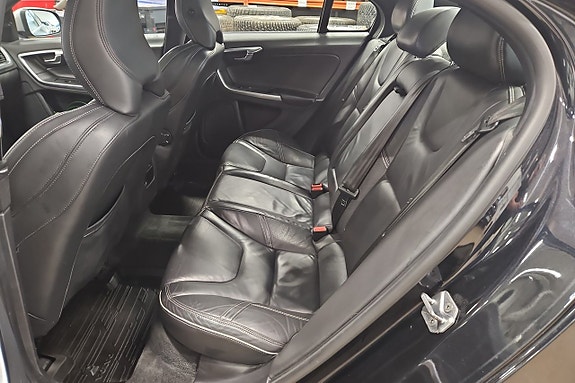 Volvo S60 14 of 19