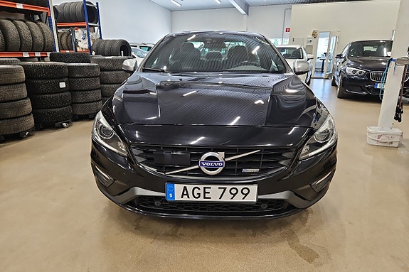 Volvo S60 3 of 19