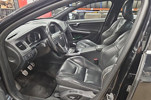 Volvo S60 13 of 19