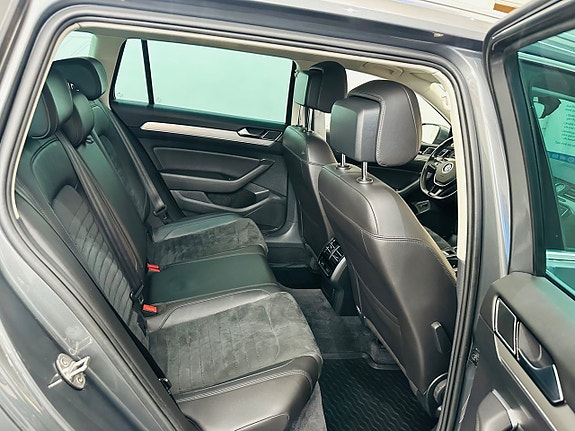 Volkswagen Passat 18 of 28