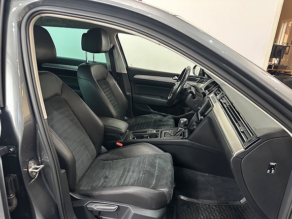 Volkswagen Passat 15 of 28