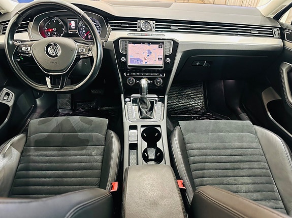 Volkswagen Passat 10 of 28
