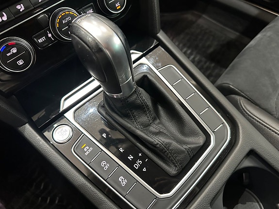 Volkswagen Passat 20 of 28