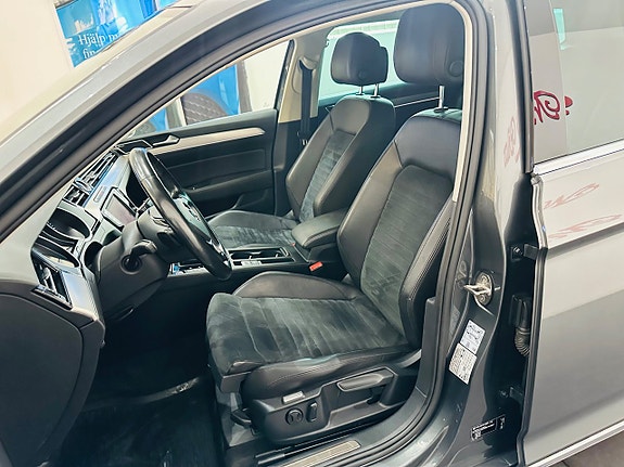 Volkswagen Passat 13 of 28