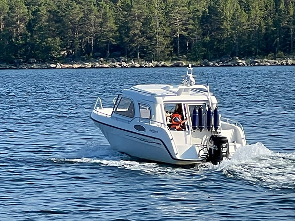 Fin praktisk daycruiser/ transport o utflyktsbåt 2 of 6
