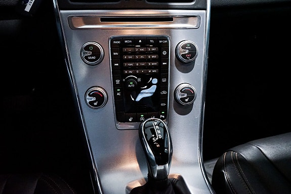 Volvo XC60 24 of 30