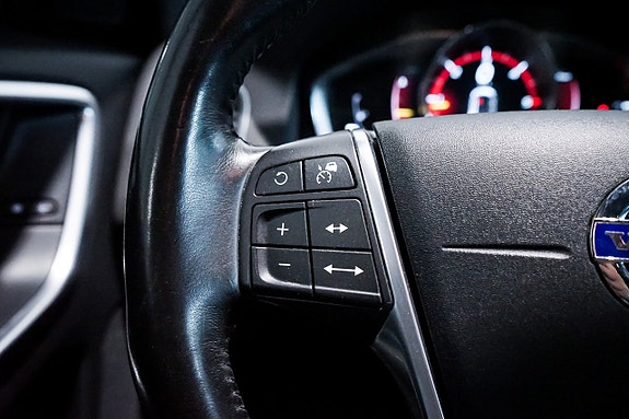 Volvo XC60 27 of 30