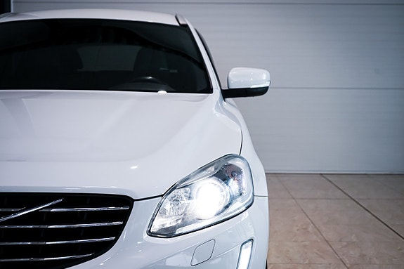 Volvo XC60 4 of 30