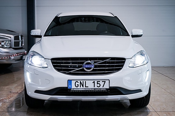 Volvo XC60 3 of 30